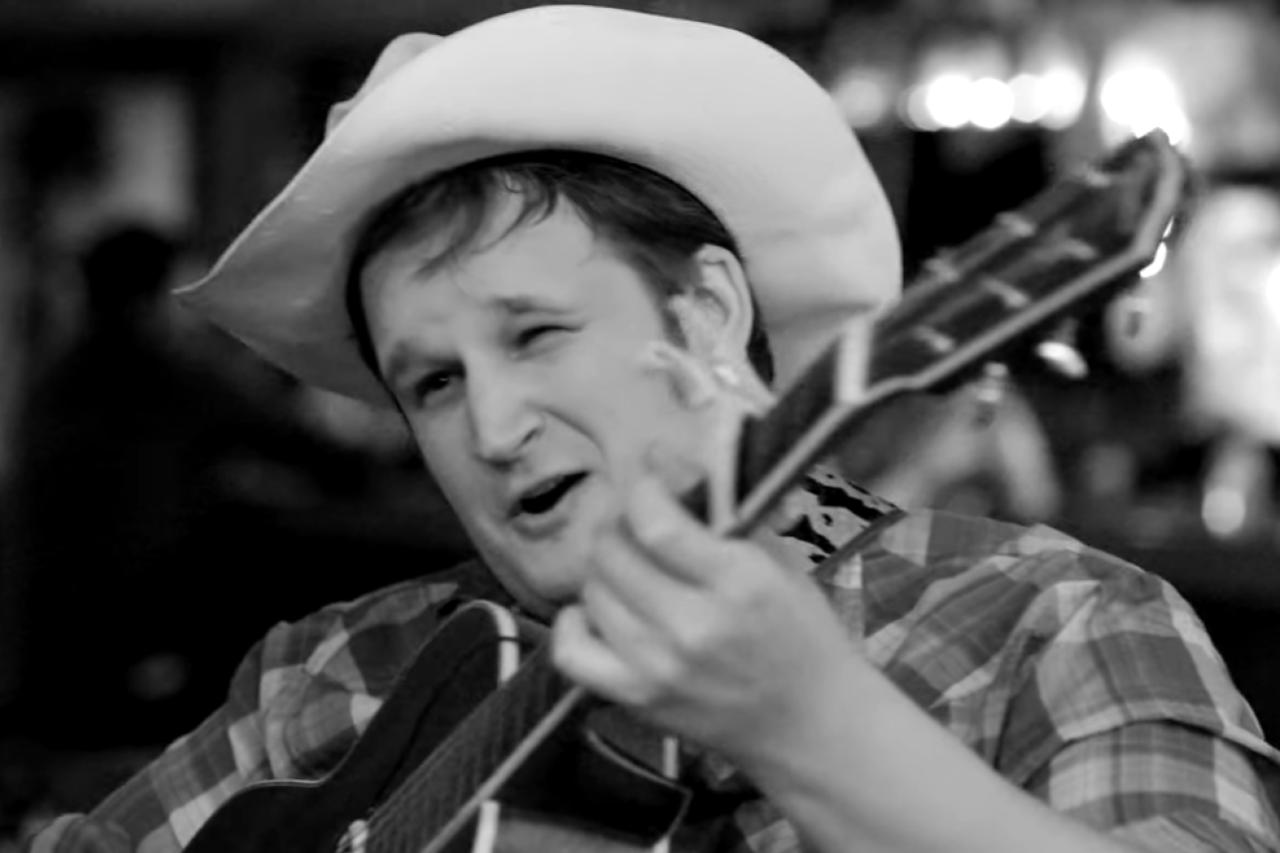 Willi Carlisle sings "Boy Howdy, Hot Dog" Yonlander